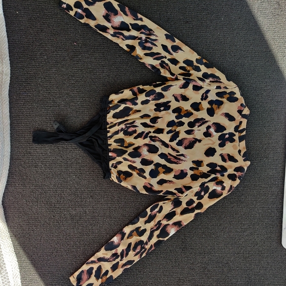 PRETTYLITTLETHING|| ANIMAL PRINT BODYSUIT TOP SIZE 6 - Picture 7 of 10